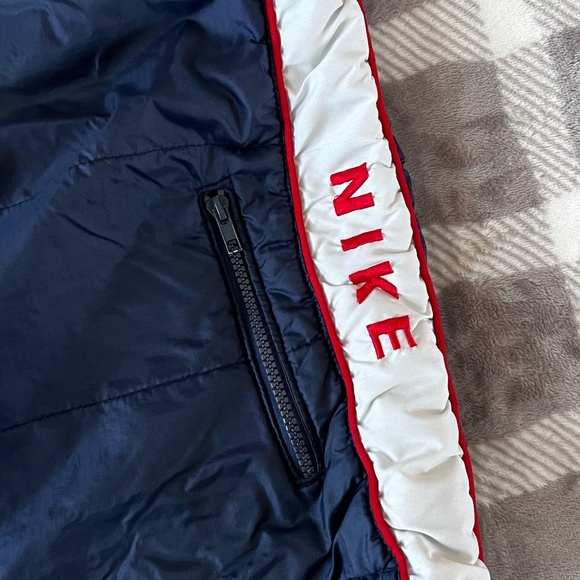 Vintage Nike Vest Navy, Red, White - size medium - Picture 2 of 3